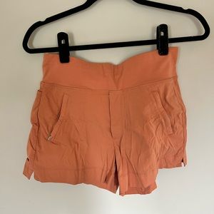 Trekkie North Short Apricot Size 4